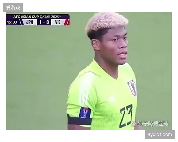 年轻门将铃木彩艳经历意甲赛季考验,能否赢得后防线前辈的完全信任。 年轻门将铃木彩艳经历意甲赛季考验,能否赢得后防线前辈的完全信任。